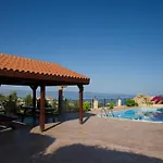 Maria Paradise *