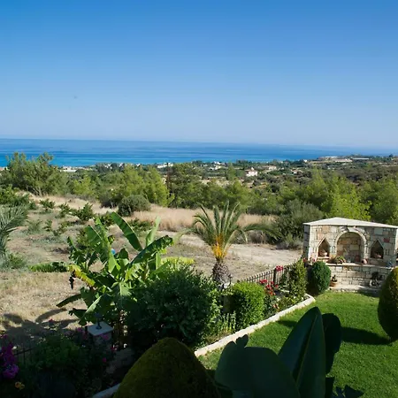 Willa Maria Paradise Kato Yialia