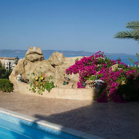 Maria Paradise * Kato Yialia